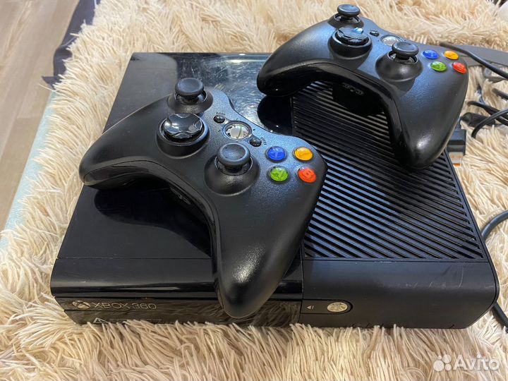 Xbox 360 + kinect + два джойстика