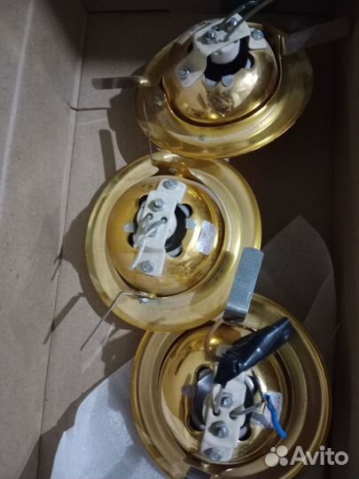 Светильники потолочные, 3 штуки