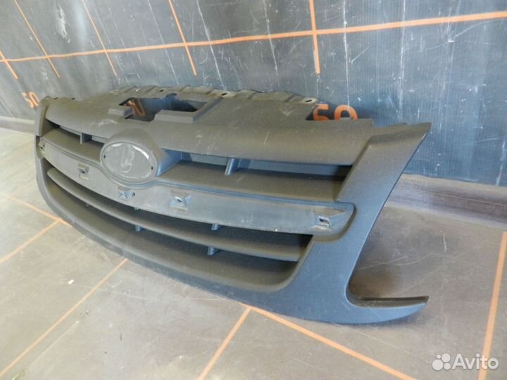 Решетка радиатора - LADA Granta