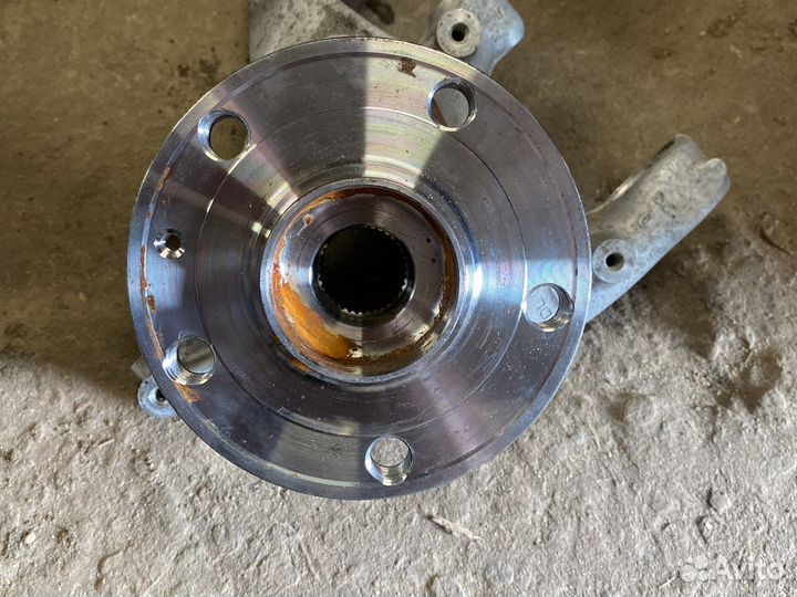 Поворотный кулак задний правый 5QF505436F