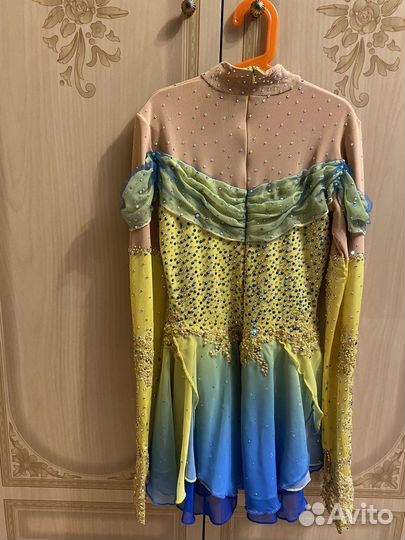 Платье для выступления по фигурному катанию