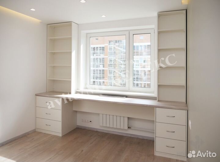 Рабочая зона у окна