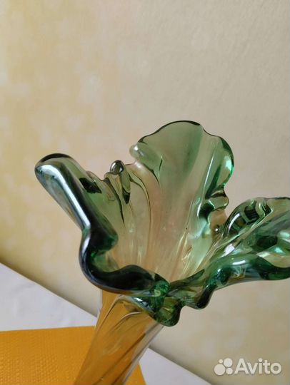 Ваза для цветов СССР из цветного стекла