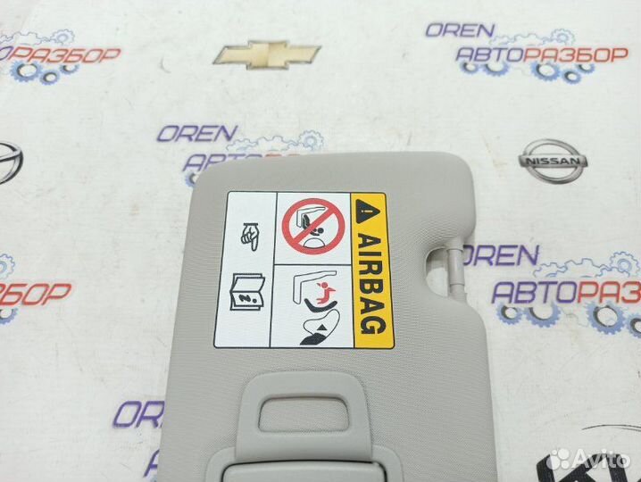 Козырек солнцезащитный правый Renault Arkana 1.6