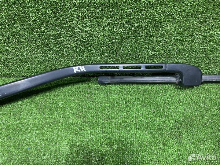 Поводок стеклоочистителя BMW E92/E93 3-serie 200