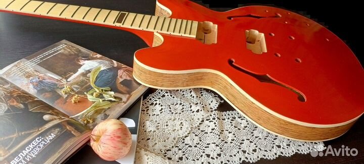 Гитара для декора