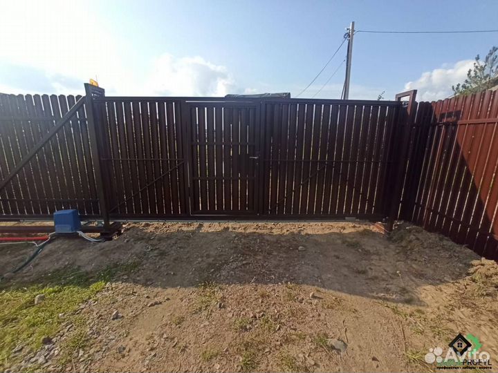 Заборы из профнастила / Монтаж заборов