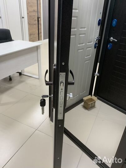 Дверь входная металлическая Стройгост металл/метал