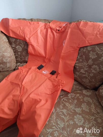 Прорезиненный комбинезон