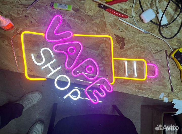 Неоновые вывески в наличии и на заказ