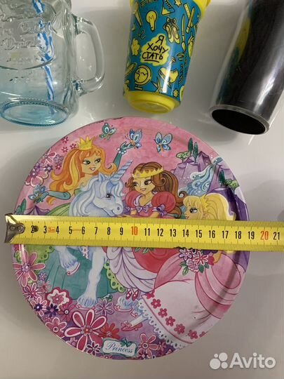 Кружка -стакан с трубочкой и жестяная коробочка