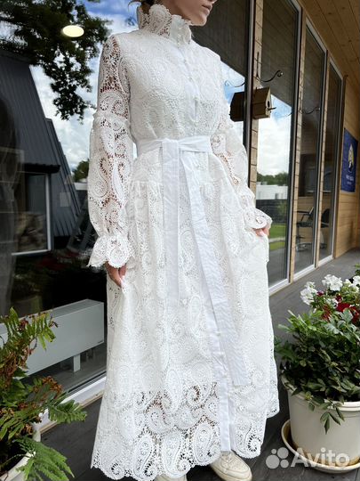 Кружевное платье длинное