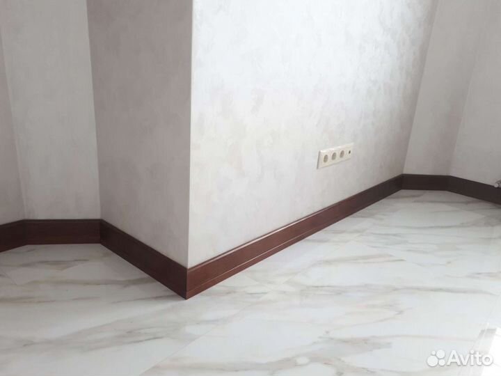 Установка плинтусов