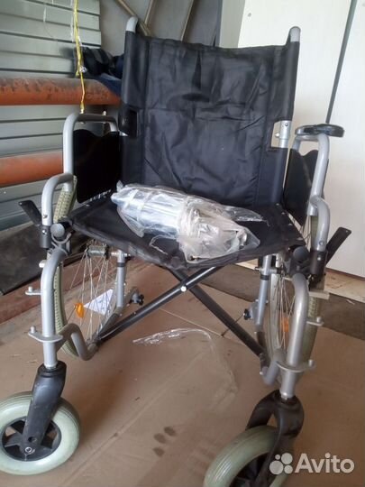 Инвалидное кресло-коляска с ручным приводом