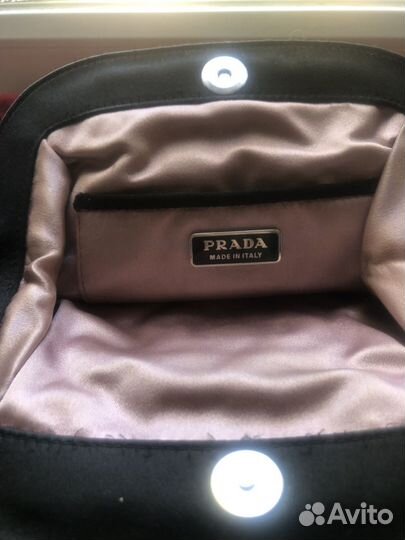 Сумочка бренда Prada