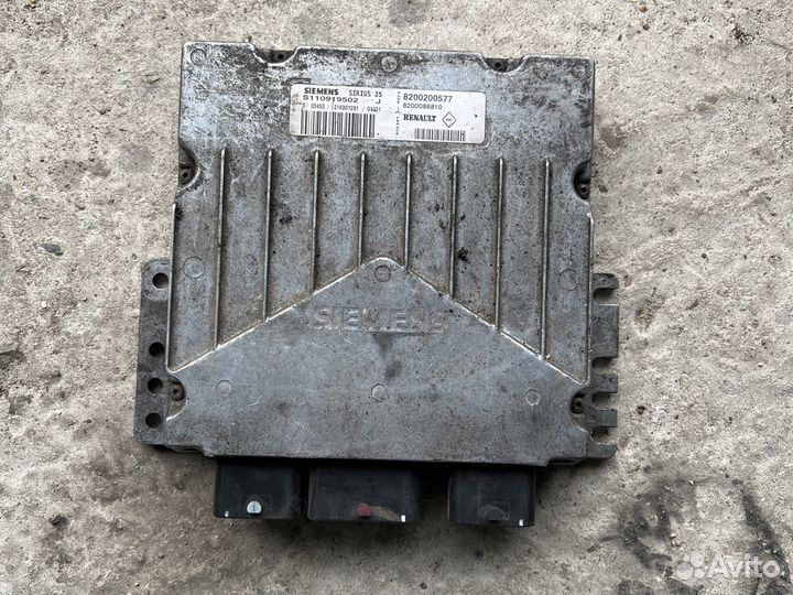 Блок управления двигателем Renault Laguna 2