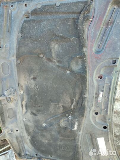 Шумоизоляция капота Ауди А4 Б5