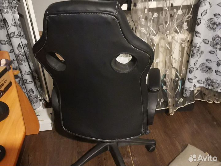 Компьютерное кресло