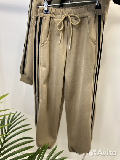 Спортивный костюм для девочки