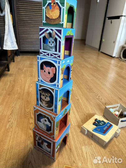 Развивающие игрушки, кубики, пирамидки