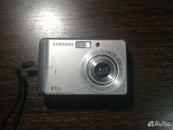 Компактный фотоаппарат