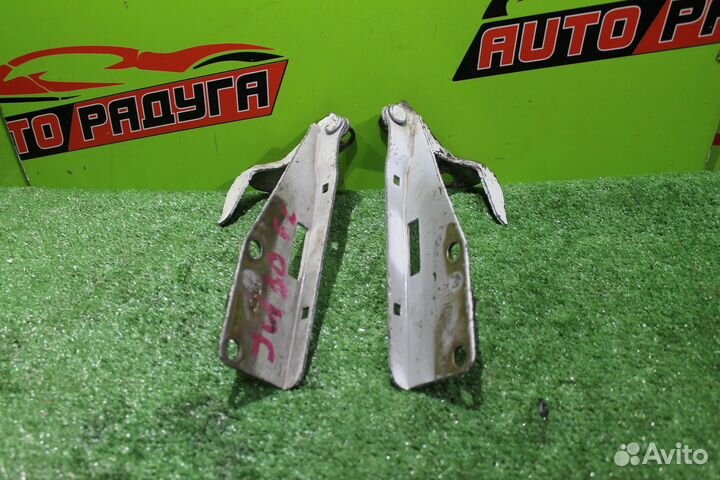 Петли капота nissan HU30,MU30,NU30,TNU30,TU30,U30