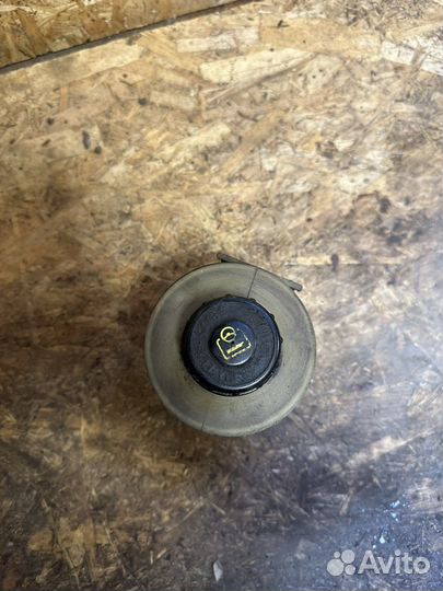 Бачок гур Renault Logan