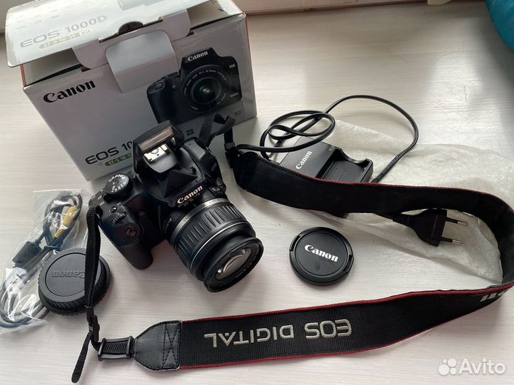 Зеркальный фотоаппарат Canon EOS 1000D