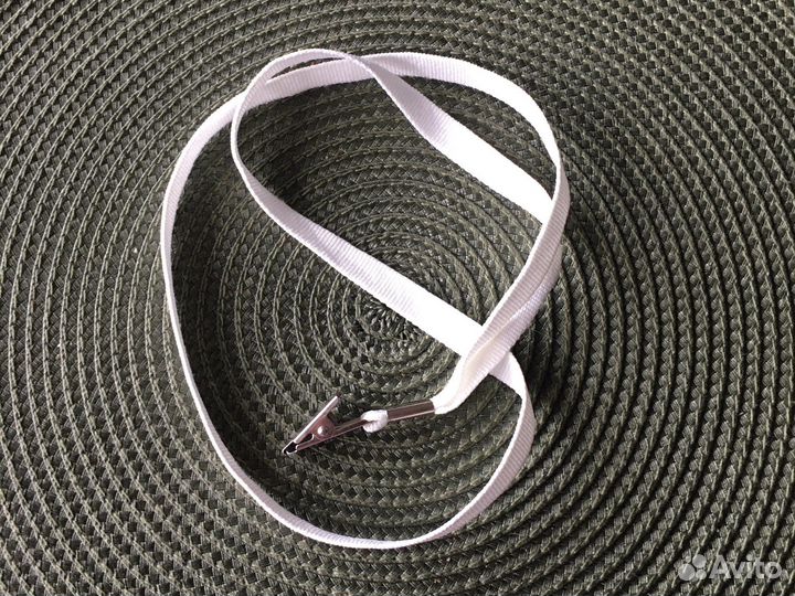 Шнурок для бейджа