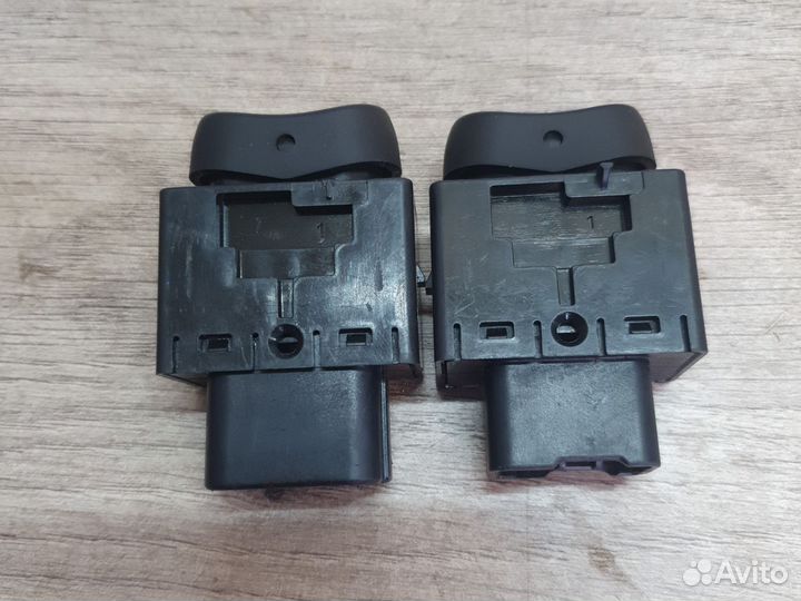 Кнопка обогрева сидений Mitsubishi colt z3