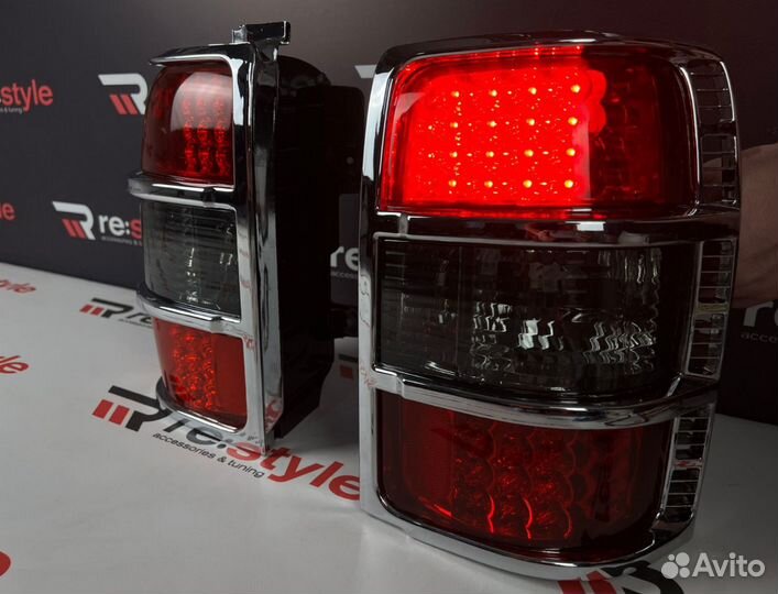 Стопы Mitsubishi Pajero 32 Красно-черные T1820