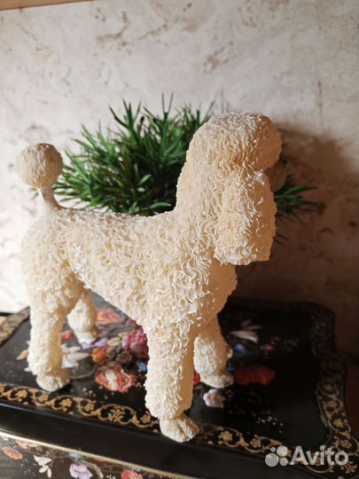 Статуэтка собаки пуделя