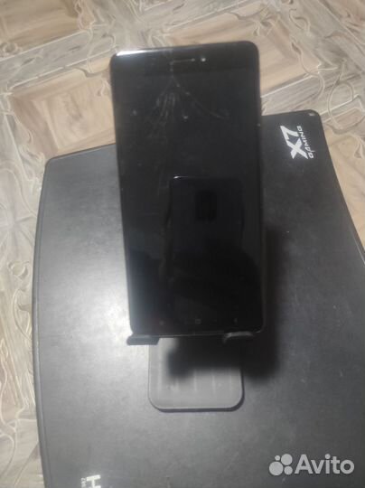 Наушники и держатель для смартфона новый