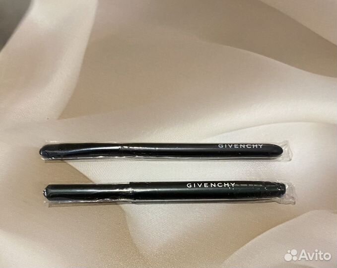Кисть для нанесения макияжа givenchy