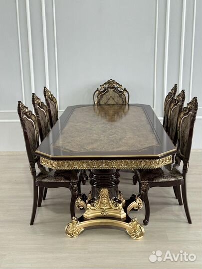 Кухонный стол и стулья