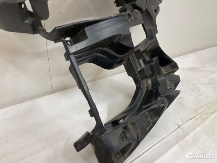 Кронштейн передний правый Bmw X5 G05 2018