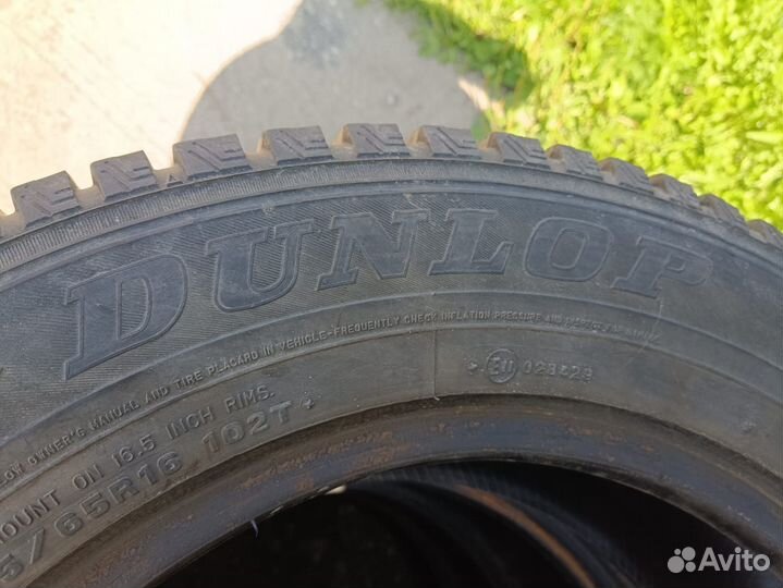 Dunlop SP Winter Ice 01 215/65 R16C 102C