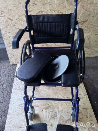 Кресло коляска для инвалидов