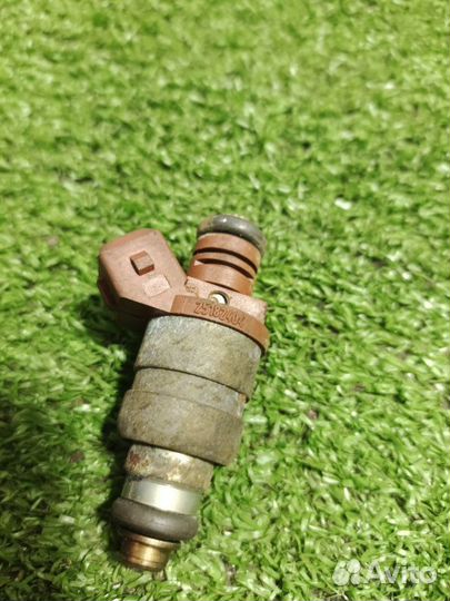 Форсунка топливная Chevrolet Lacetti седан 1.4