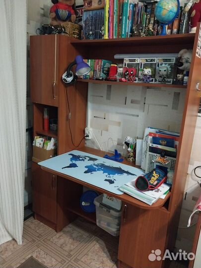 Компьютерный стол, уголок школьника