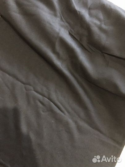 Отрез шерстяной ткани черный