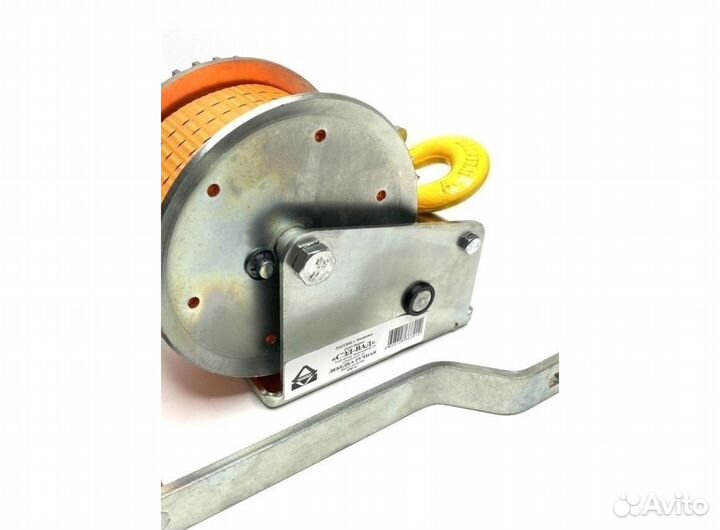 Лебедка ручная барабанная шестеренчатая на прицеп