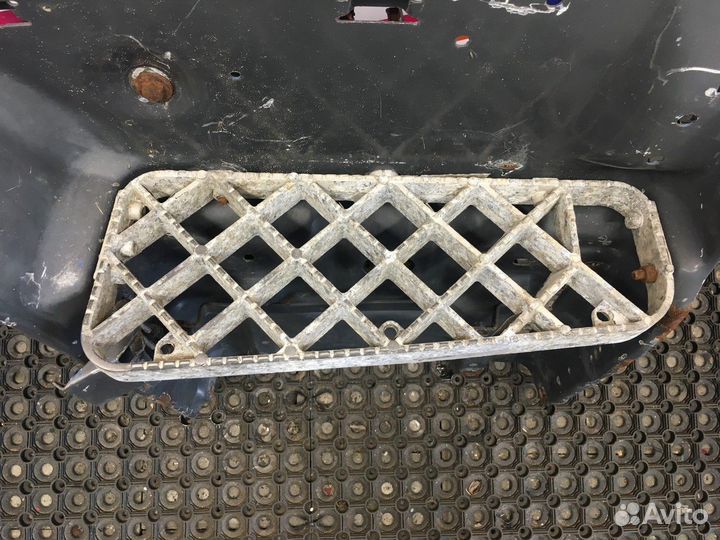 1515192 Корпус подножек правый Scania 4-series