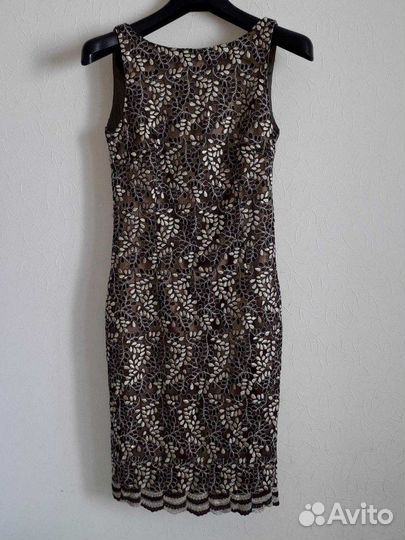 Платье нарядное 44 размер