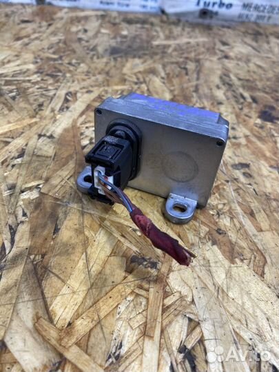 Датчик ускорения Мерседес W203