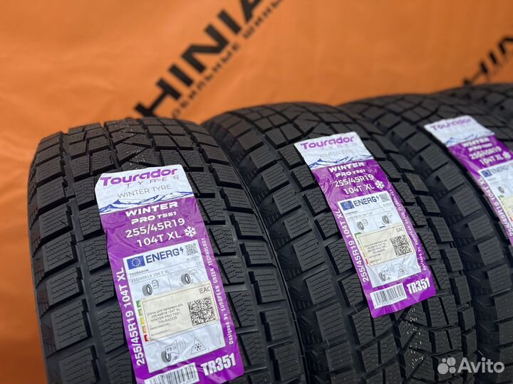 Tourador Winter Pro TSS1 255/45 R19 103U