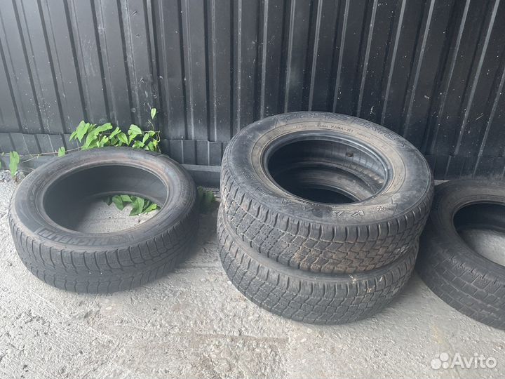 Pirelli Carrier 225/60 R16