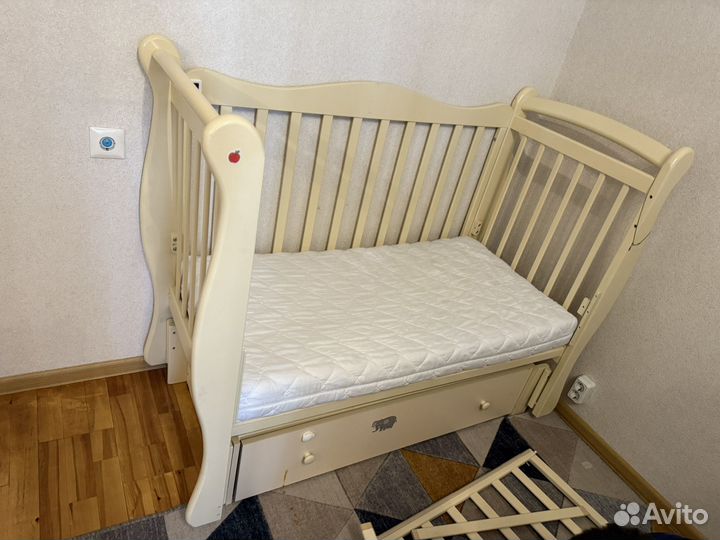 Детская кроватка