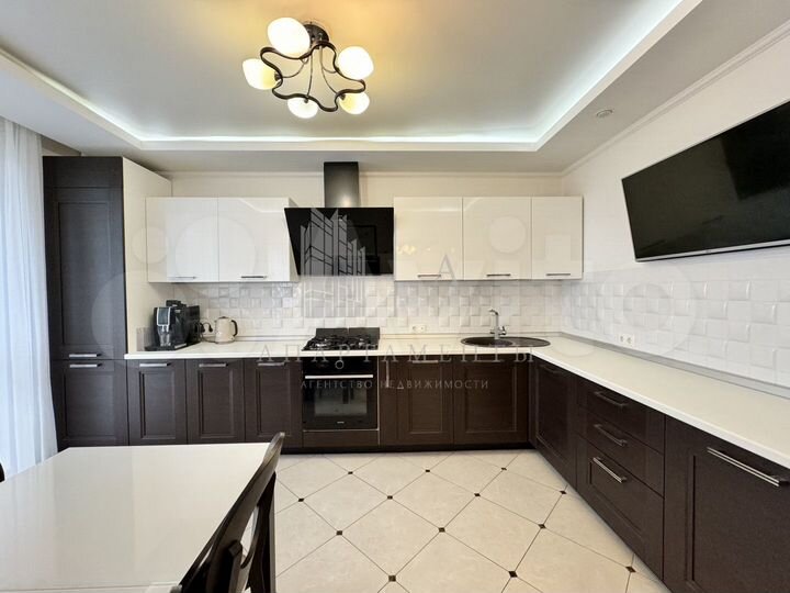 2-к. квартира, 70 м², 13/15 эт.