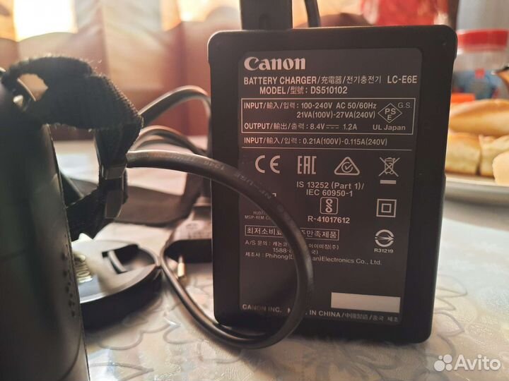 Зеркальный фотоаппарат canon EOS70D